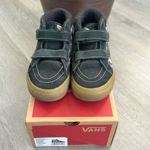 VANS BOYS SIZE 2 SK8 MID
